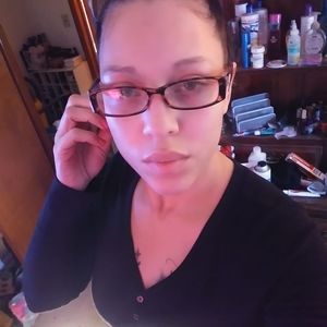 Meet your Posher, Anacia